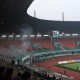 Flare Menyala di Stadion Pakansari Merayakan Gol Vietnam ke Gawang Korsel
